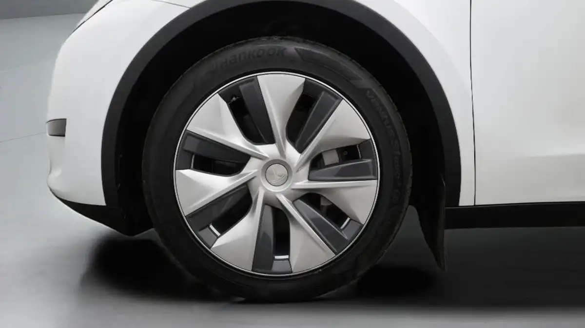 2023-tesla-model-y-e-rwd-big-18