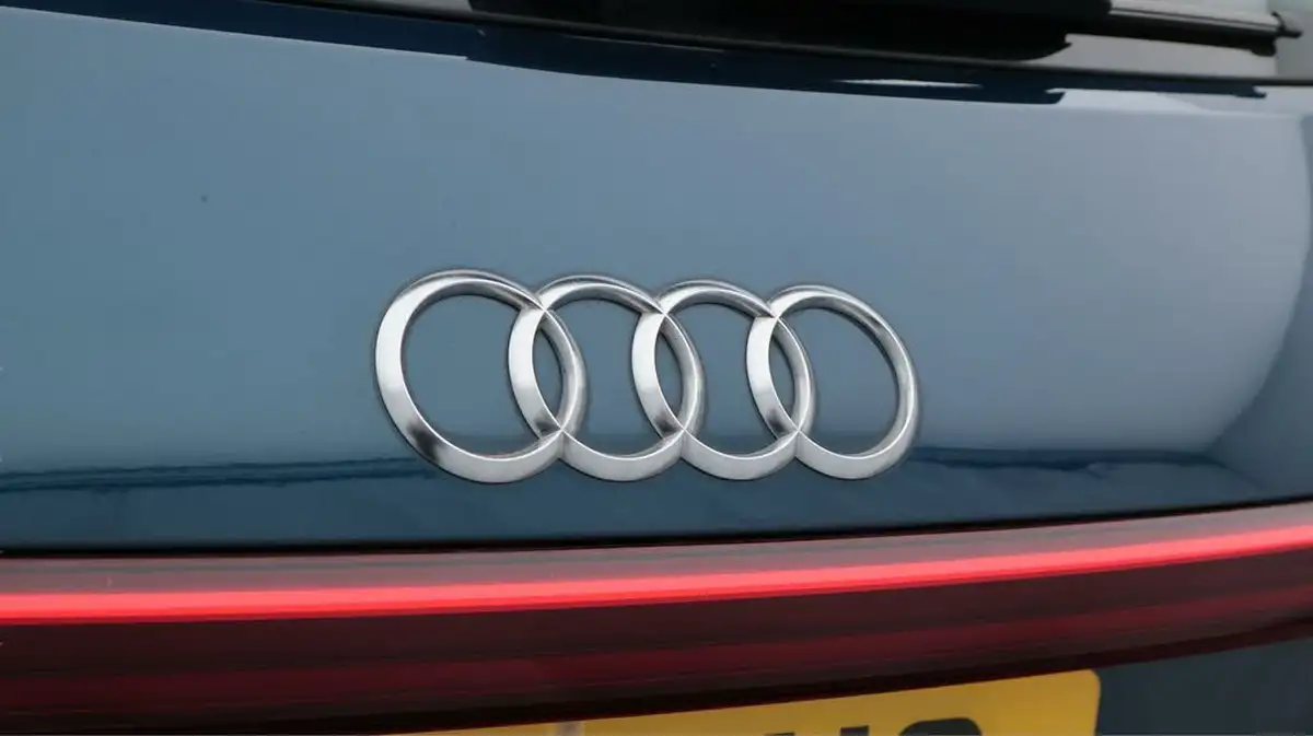 2019-audi-e-tron-55e-big-23