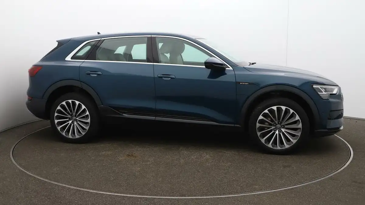 2019-audi-e-tron-55e-big-43