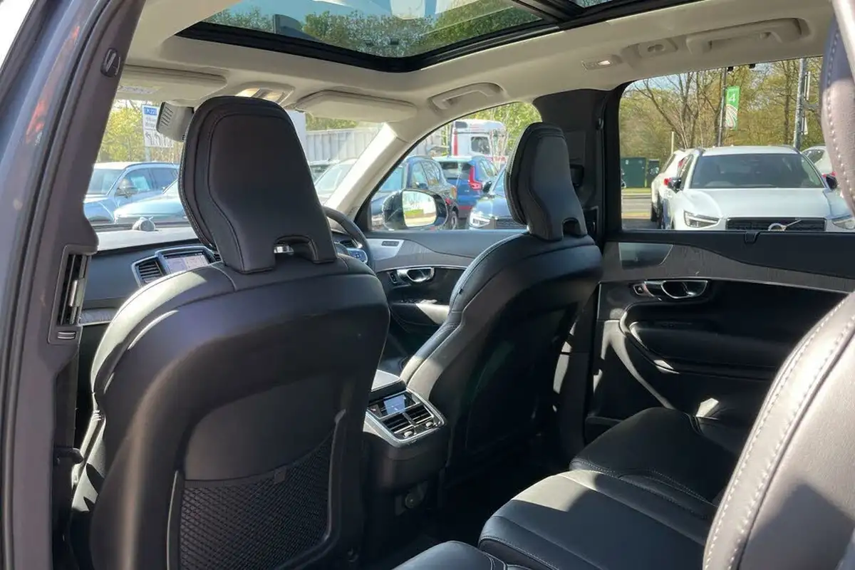 2022-volvo-xc90-20-b5-ultimate-big-30