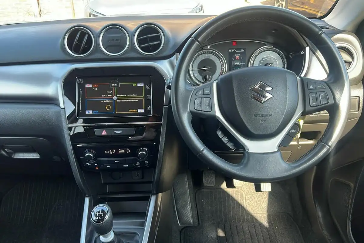2022-suzuki-vitara-14-boosterjet-sz-t-big-10