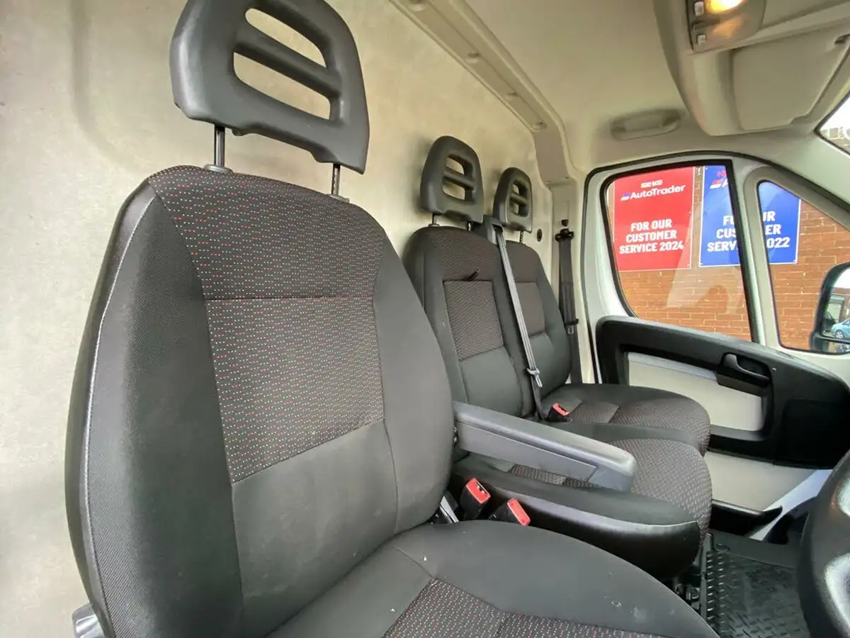 2019-citroen-relay-20bluehdi-35-l2h2-big-19