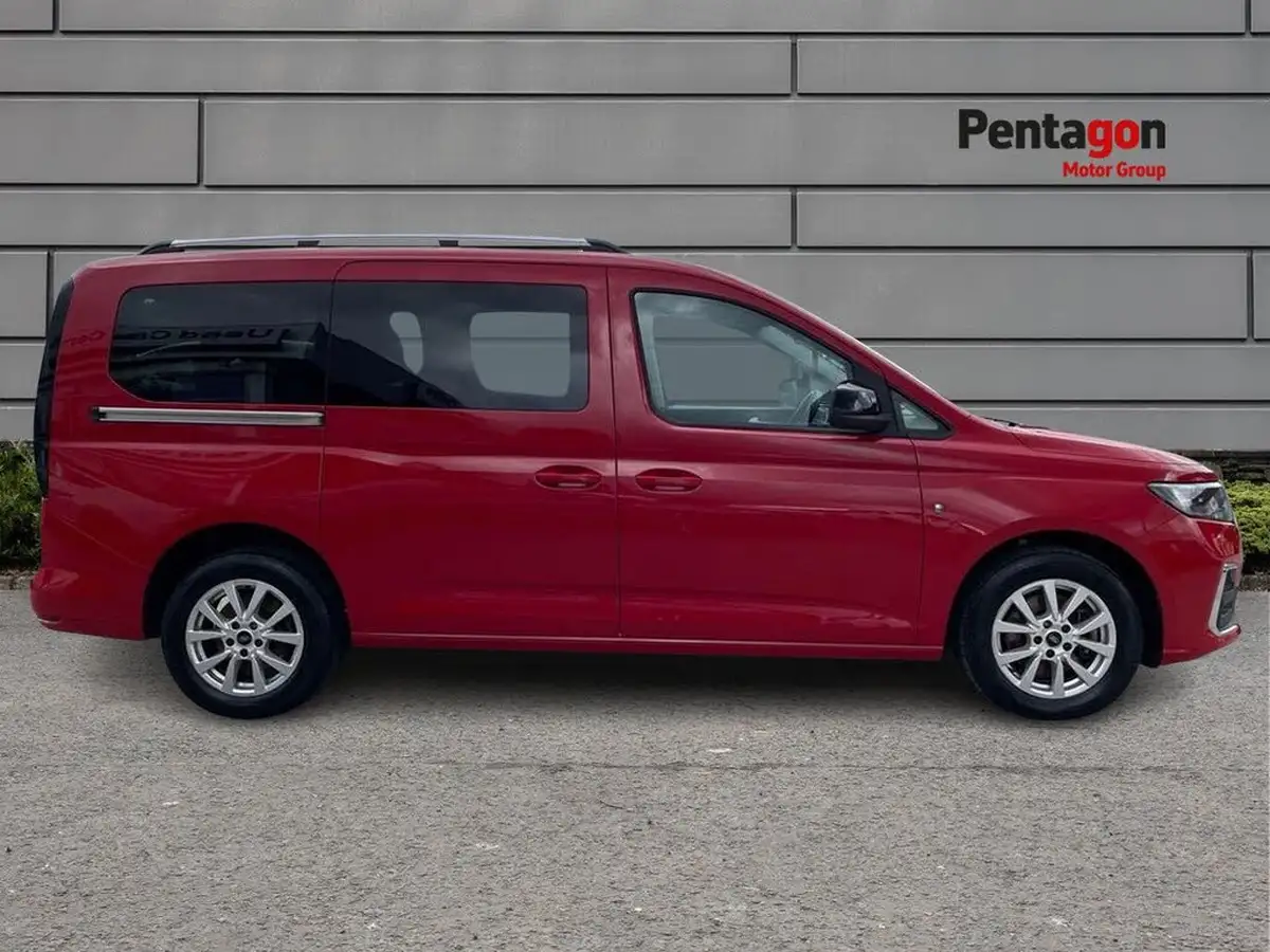 2023-ford-tourneo-connect-20-titanium-big-13
