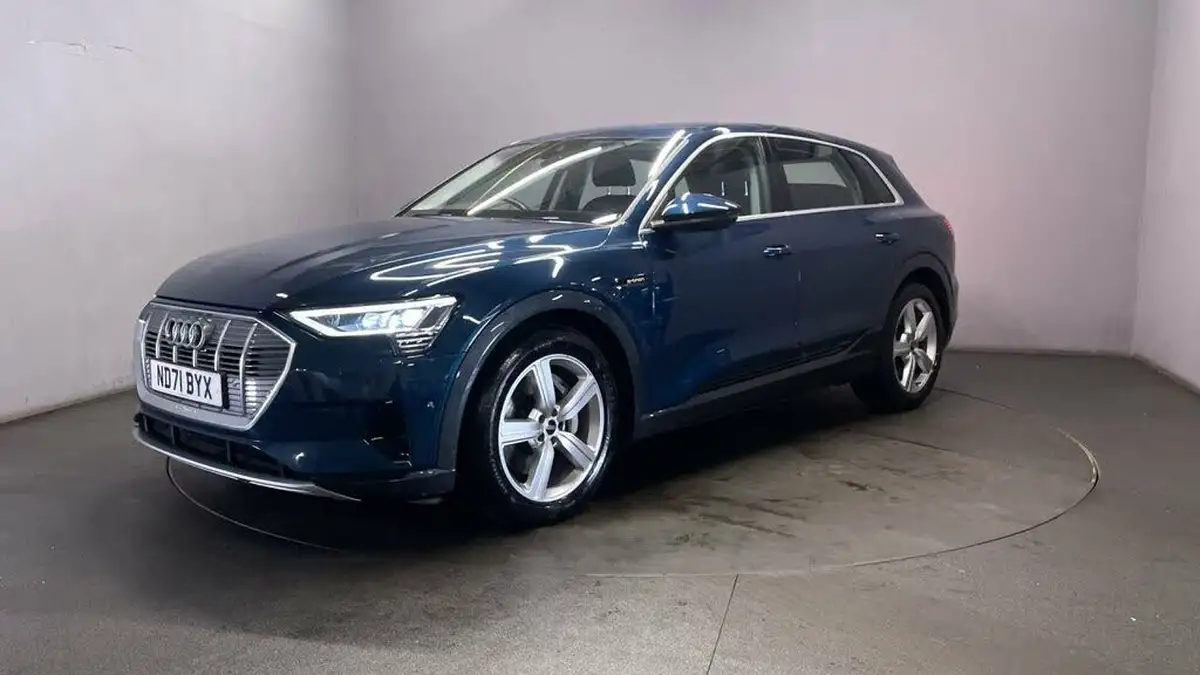 2021-audi-e-tron-50e-technik-station-wagon-big-3