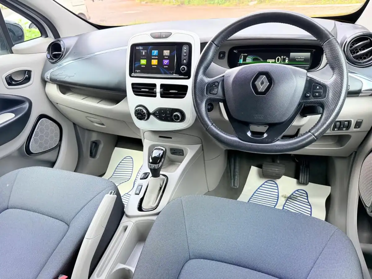 2015-renault-zoe-e-dynamique-intens-big-9