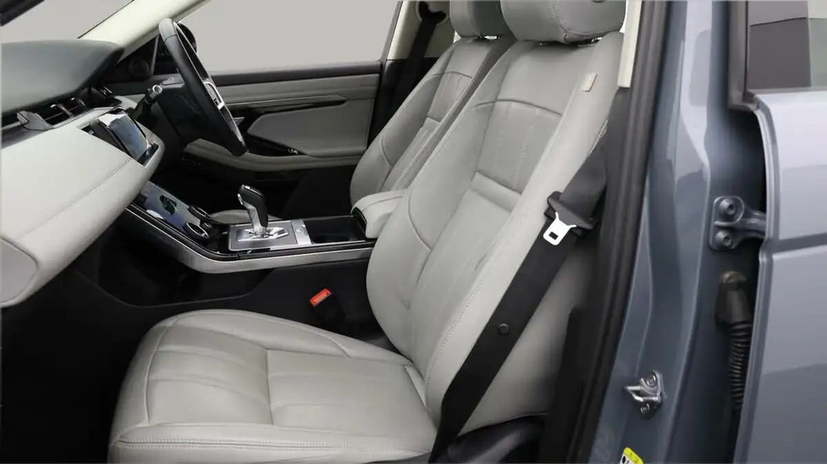 2021-land-rover-range-rover-evoque-15-p300e-se-big-14