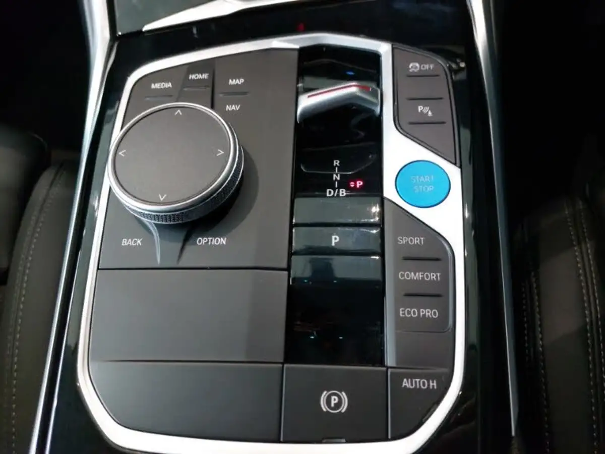 2024-bmw-i4-e-edrive35-sport-big-15