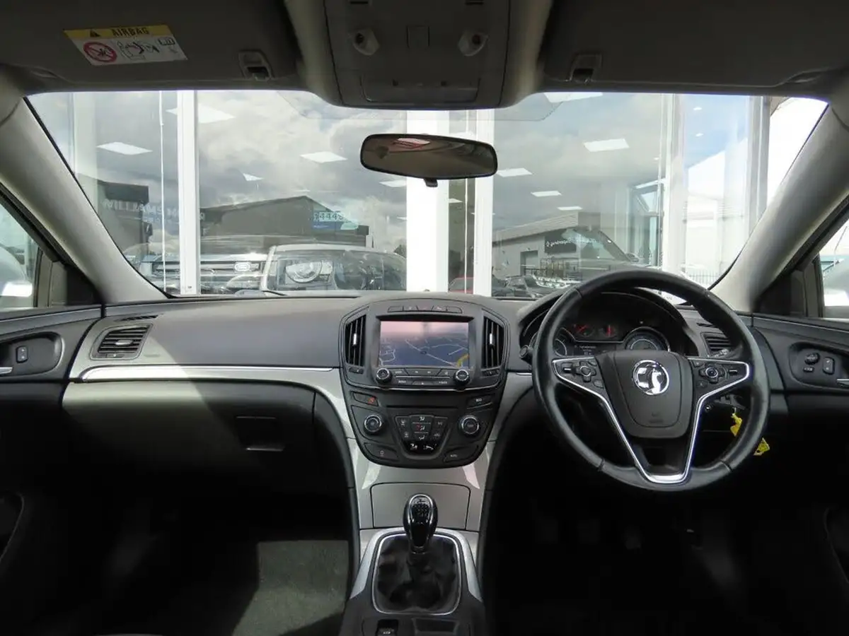 2016-vauxhall-insignia-14i-16v-turbo-design-nav-big-8