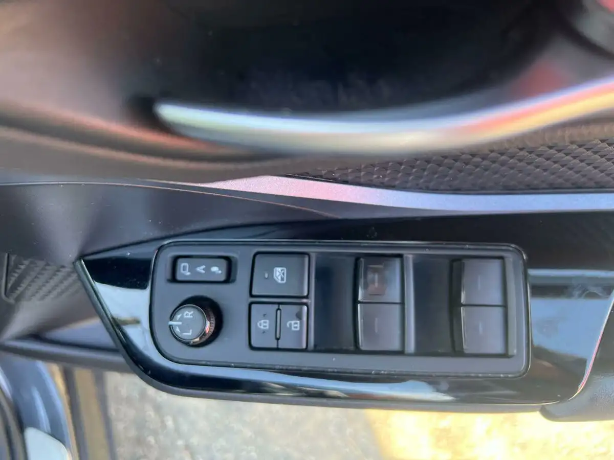 2021-toyota-c-hr-18-vvt-i-design-big-28