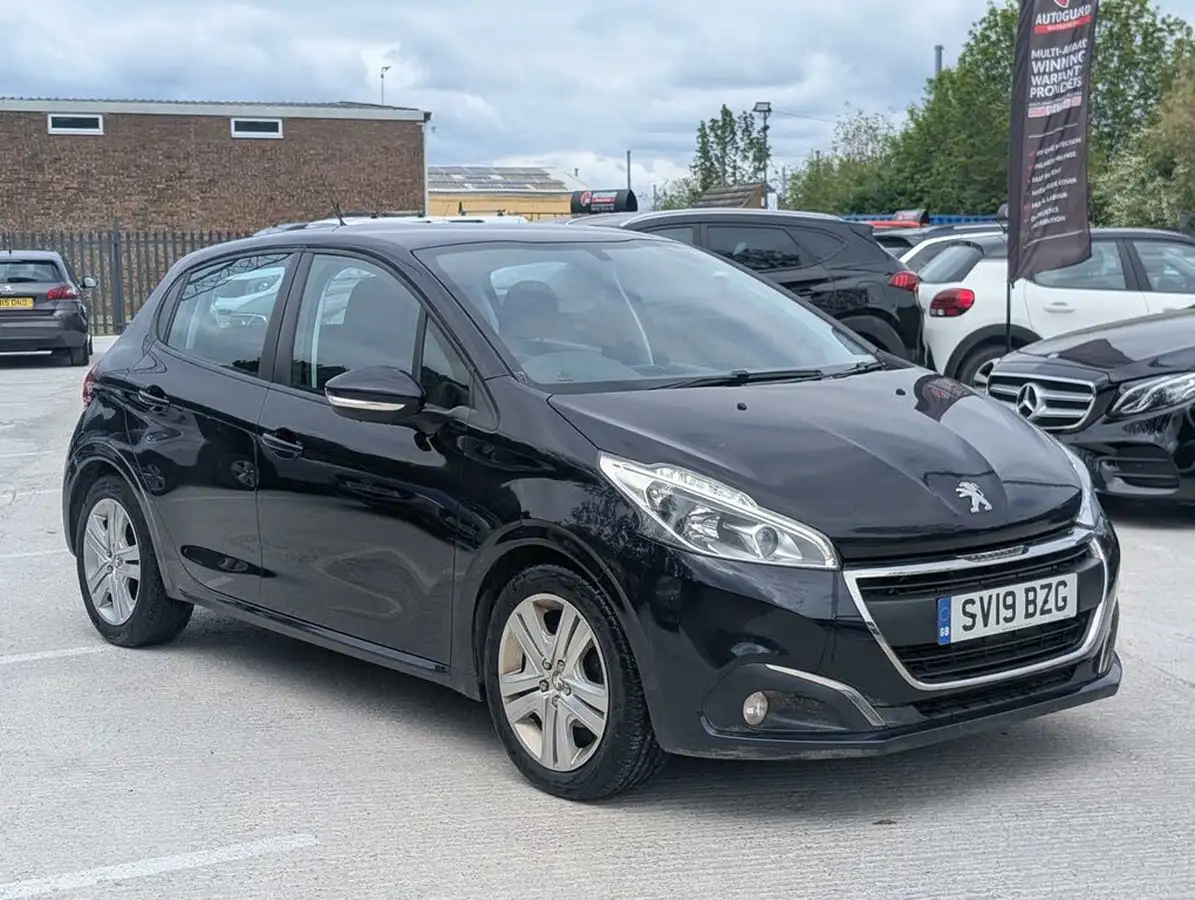 2019-peugeot-208-15-bluehdi-active-big-0