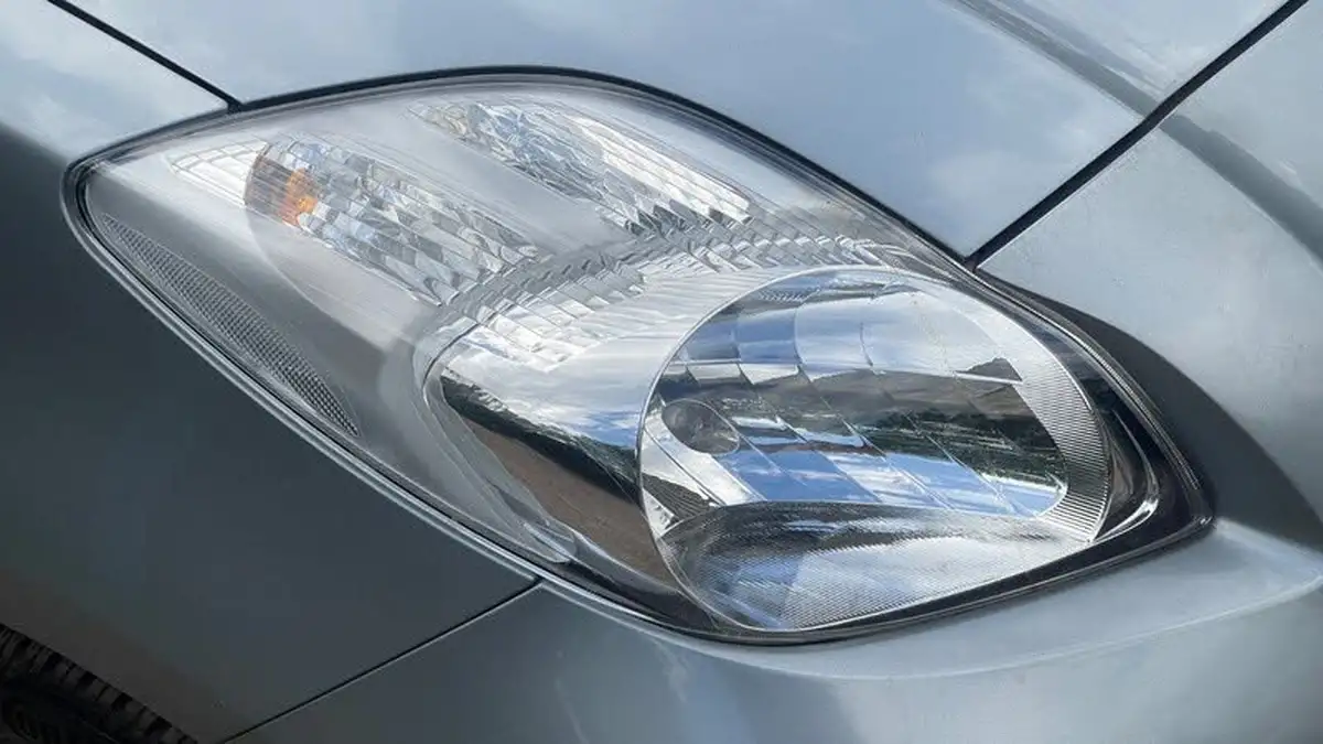 2009-toyota-yaris-133-tr-5d-mmt-big-28