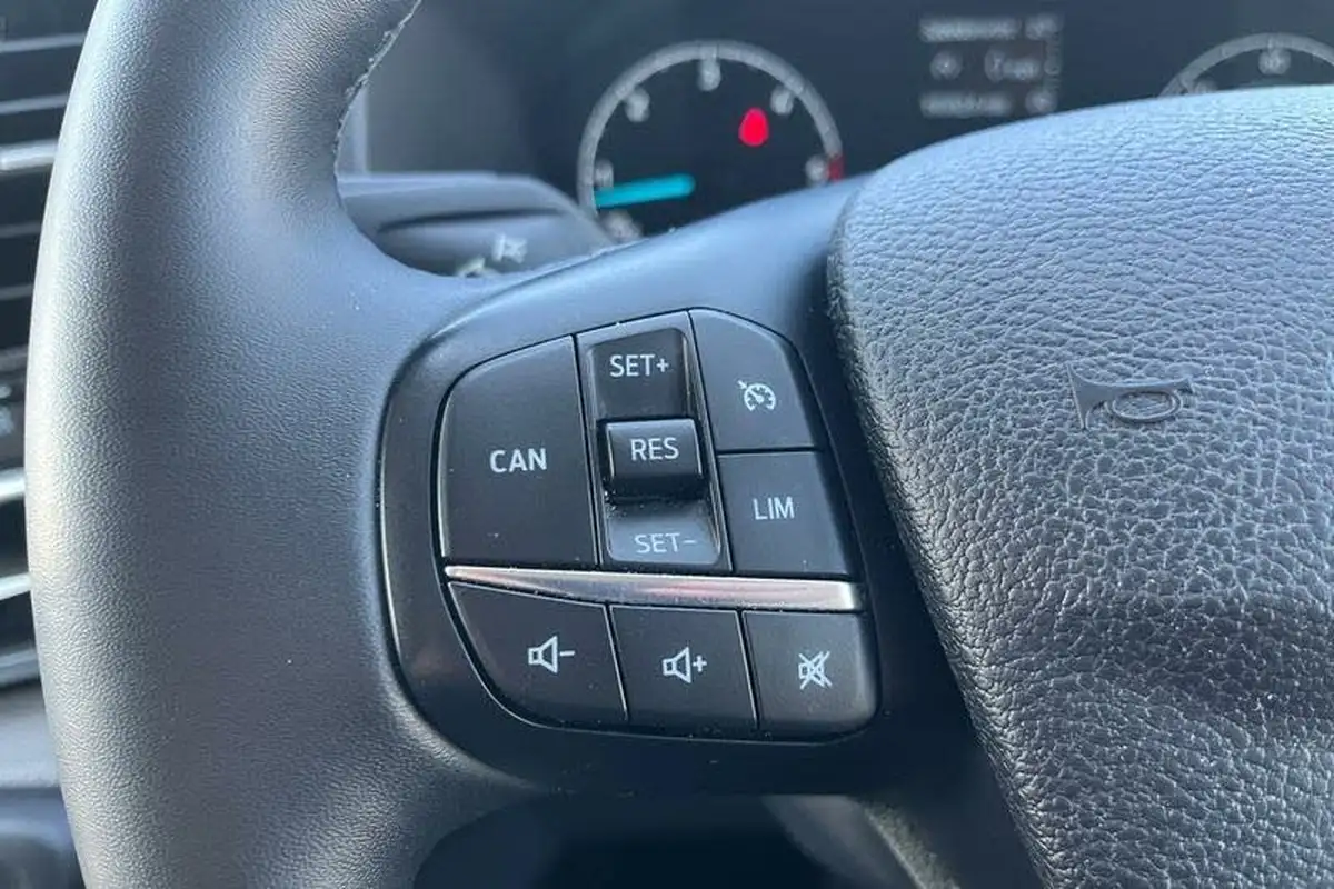 2023-ford-tourneo-custom-big-16