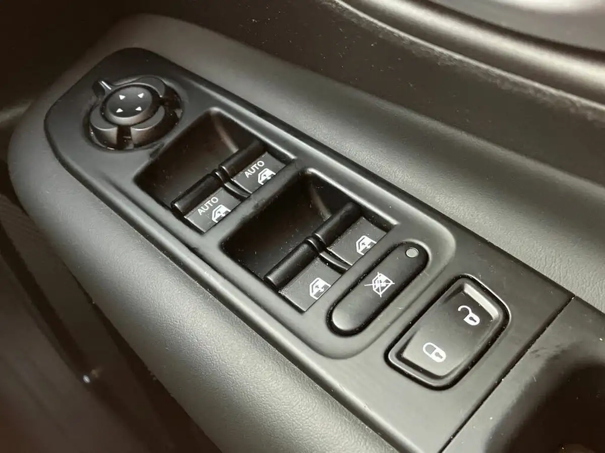 2021-jeep-renegade-13-gse-night-eagle-big-17