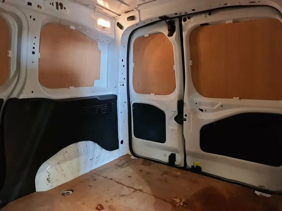 2021-peugeot-partner-15-bluehdi-1000-professional-100ps-eu6dt-panel-big-7