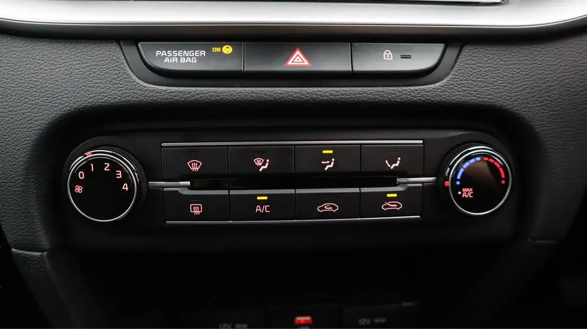 2021-kia-ceed-10-t-gdi-2-hatchback-big-12