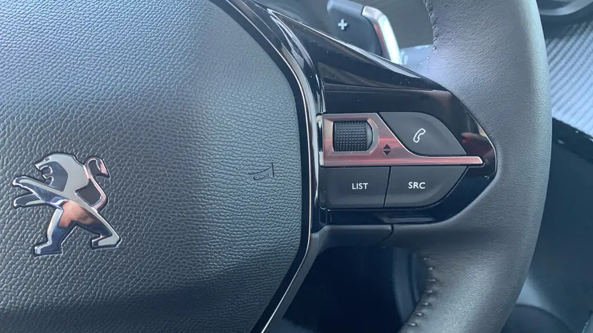 2023-peugeot-208-12-puretech-allure-premium-100ps-eat8-big-23