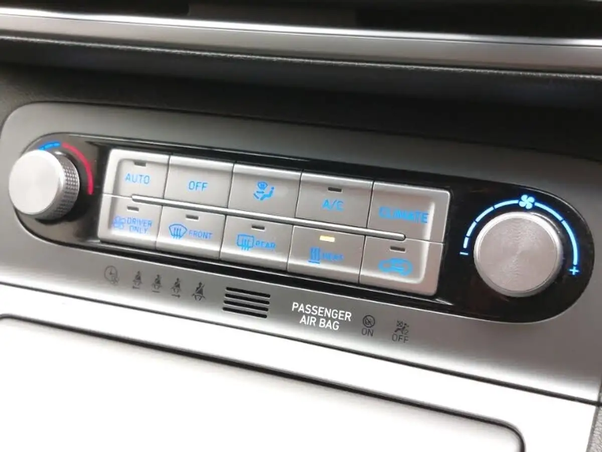 2021-hyundai-kona-e-premium-204ps-64kwh-7kw-obc-big-12