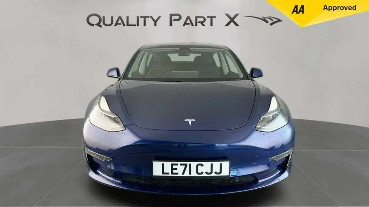 2022-tesla-model-3-e-long-range-big-7