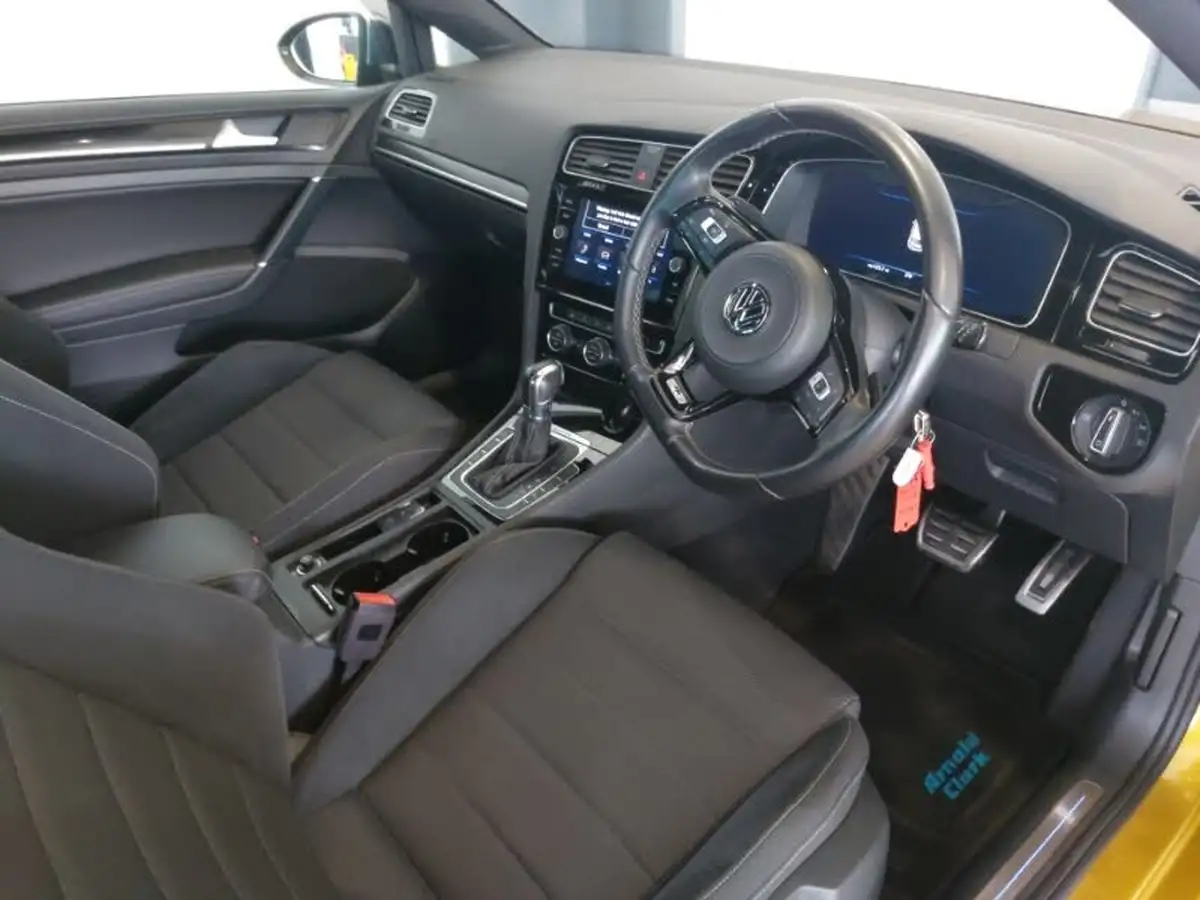 2019-volkswagen-golf-20-tsi-r-300ps-hatchback-3d-dsg-big-5