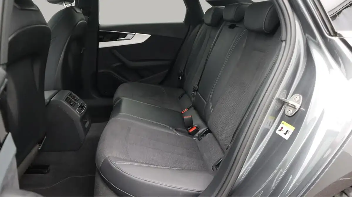 2022-audi-a4-20-35-tfsi-s-line-tronic-big-16