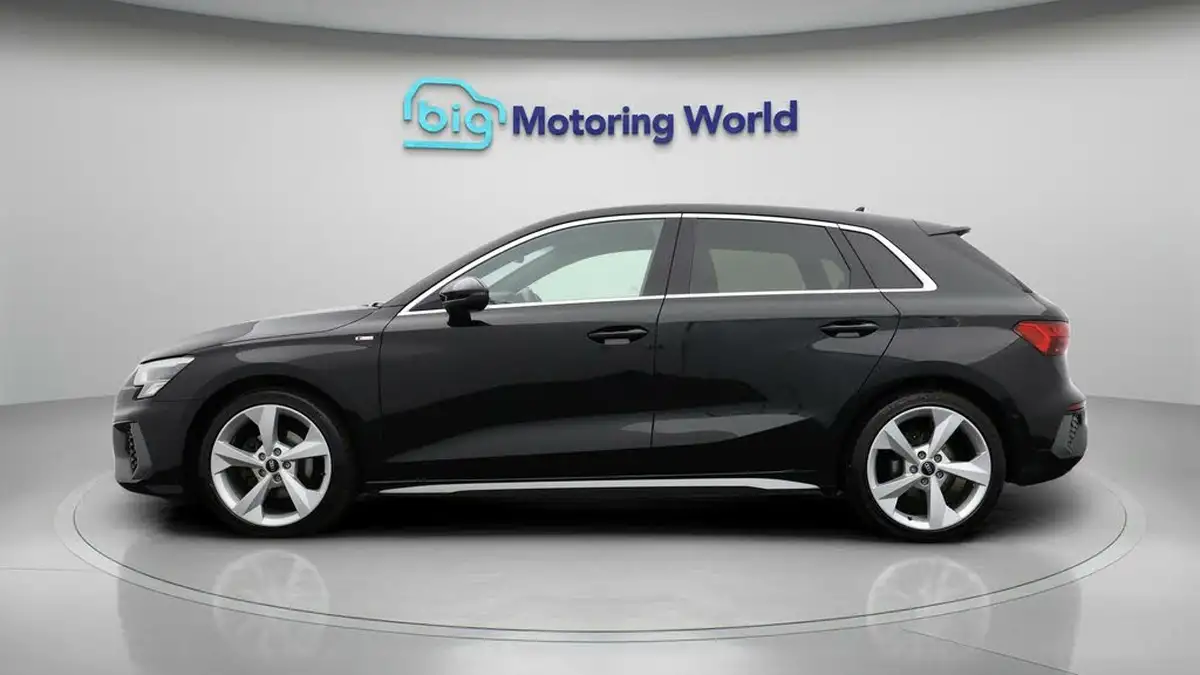 2022-audi-a3-10-30-tfsi-s-line-sportback-5d-big-4