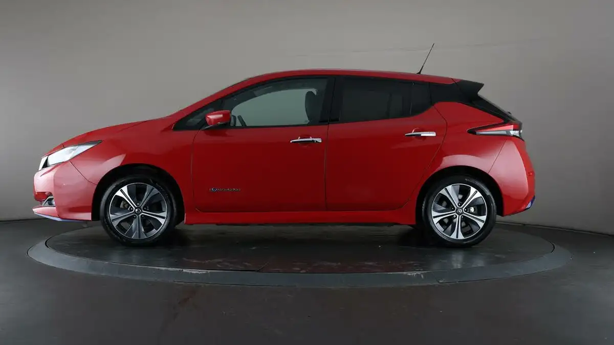 2020-nissan-leaf-e-e-tekna-big-39