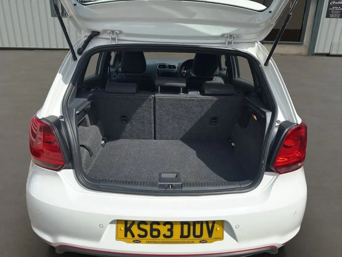 2014-volkswagen-polo-14-gti-5d-big-30