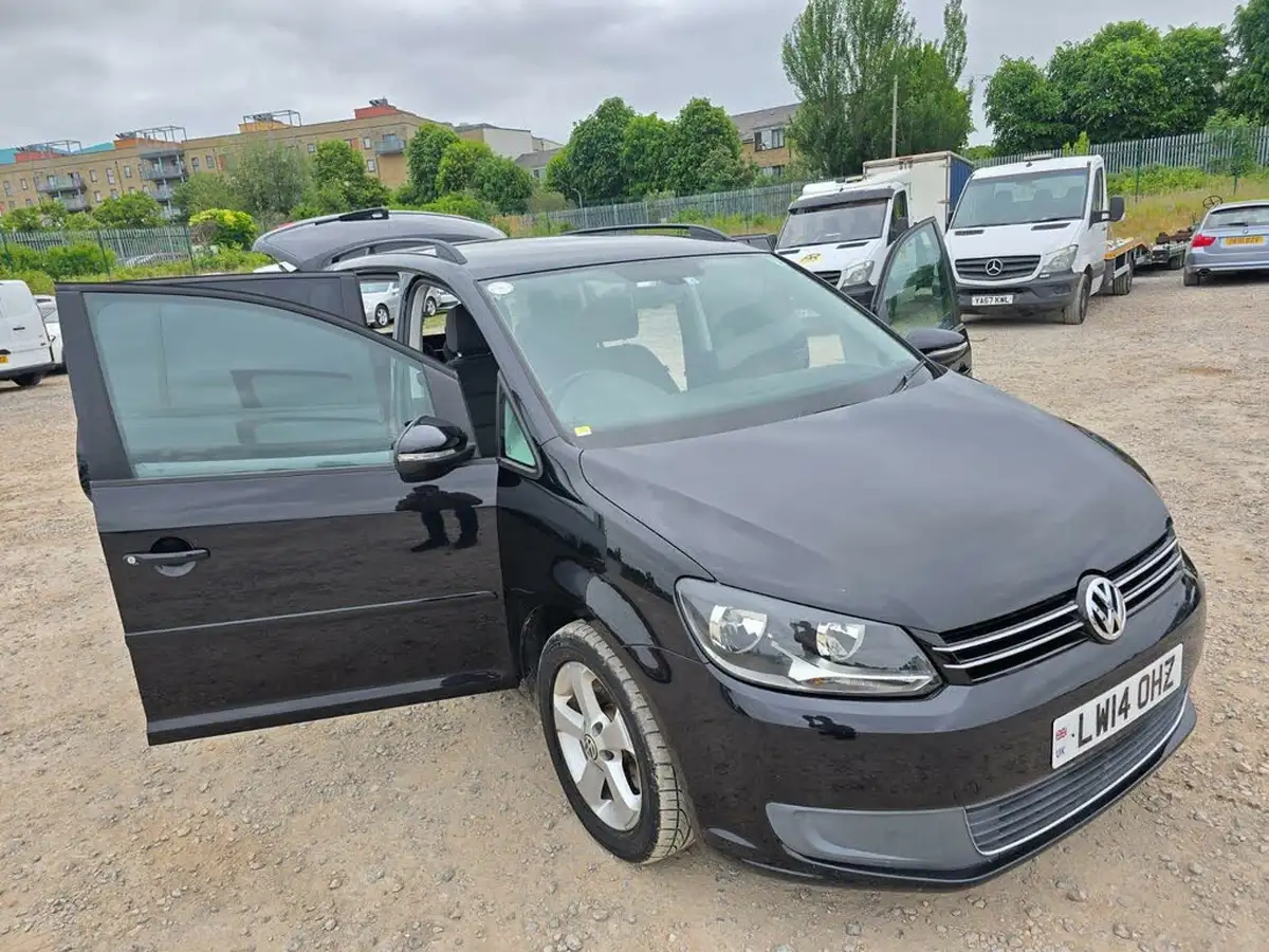 2014-volkswagen-touran-big-4