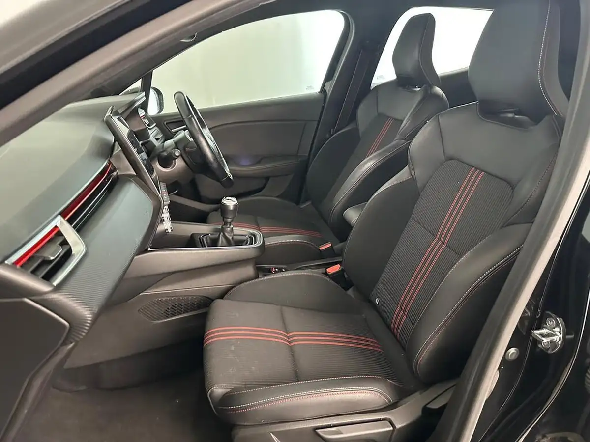 2021-renault-clio-10-tce-rs-line-90ps-big-24