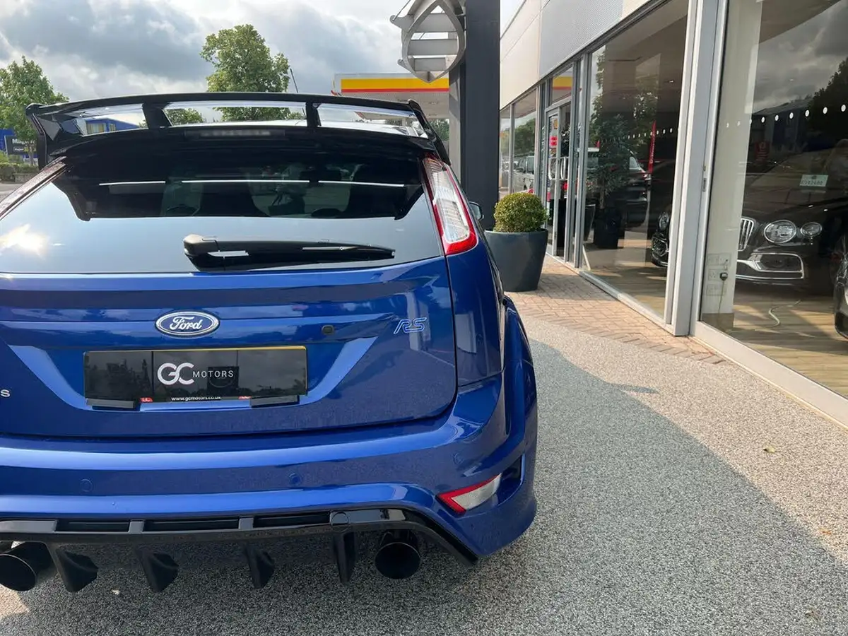 2010-ford-focus-25-rs-big-47