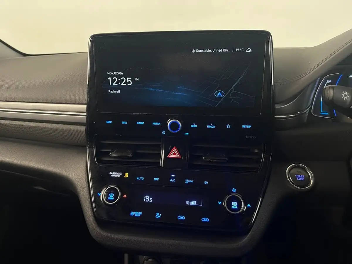 2022-hyundai-ioniq-e-premium-electric-big-34