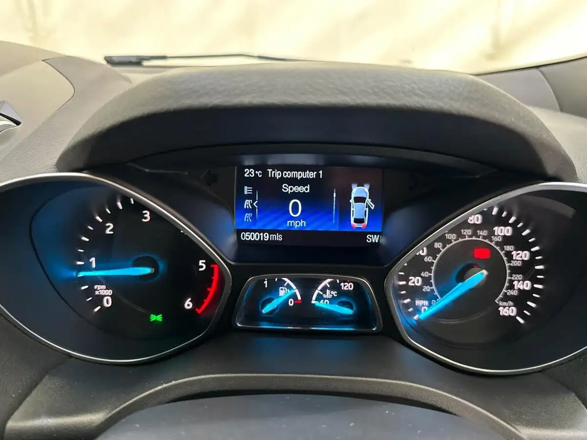 2019-ford-kuga-15tdci-st-line-ss-big-11