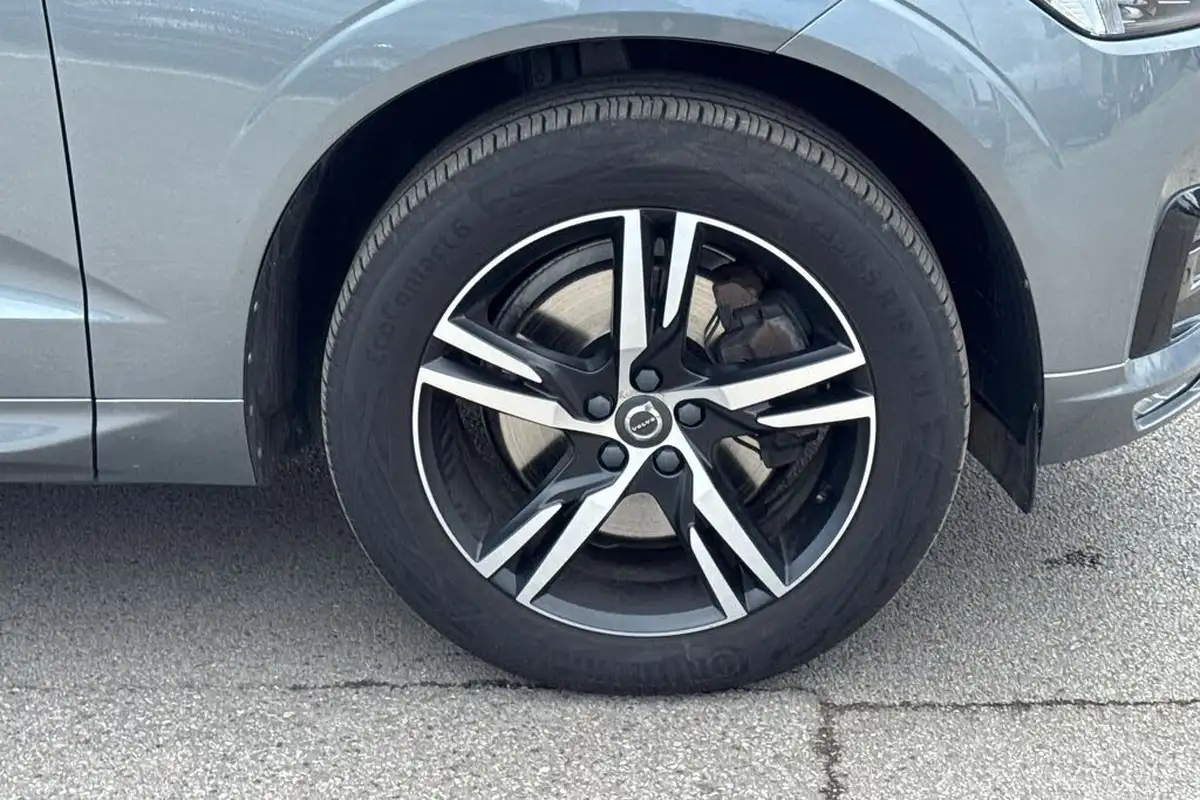 2020-volvo-xc60-20td-b4-r-design-awd-big-4