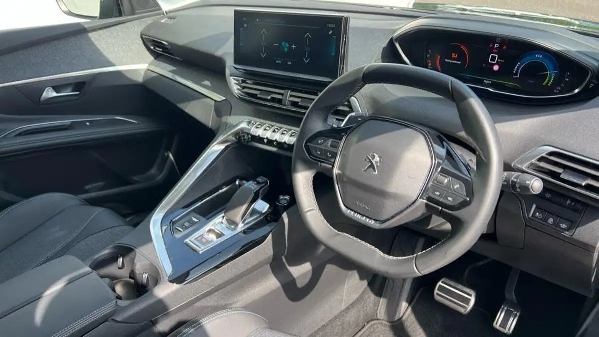 2023-peugeot-3008-suv-16-puretech-allure-premium-225bhp-hybrid-big-5