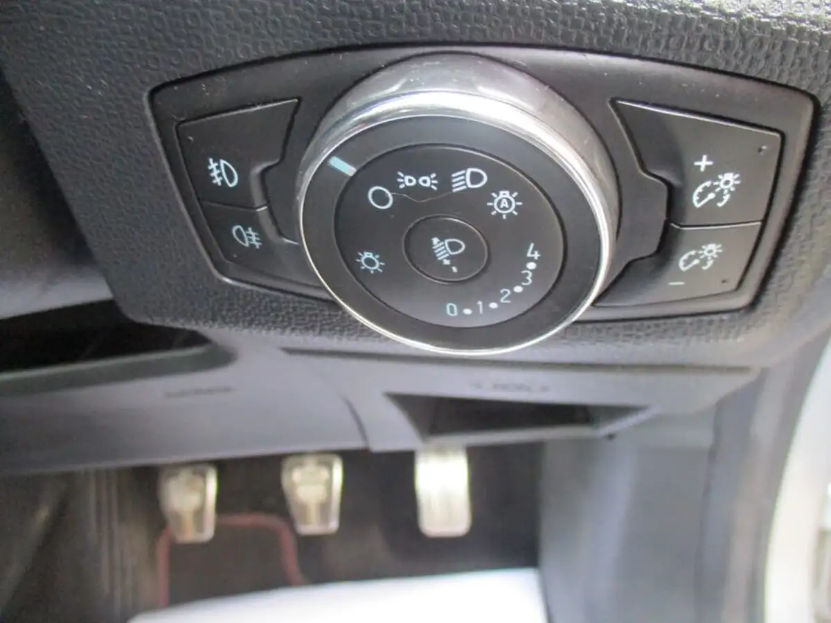 2018-ford-ecosport-10t-st-line-125ps-big-48