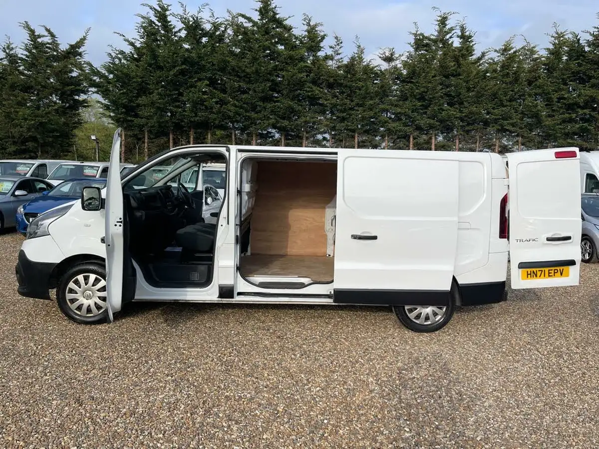2021-renault-trafic-20dci-ll30-energy-120-business-panel-big-22