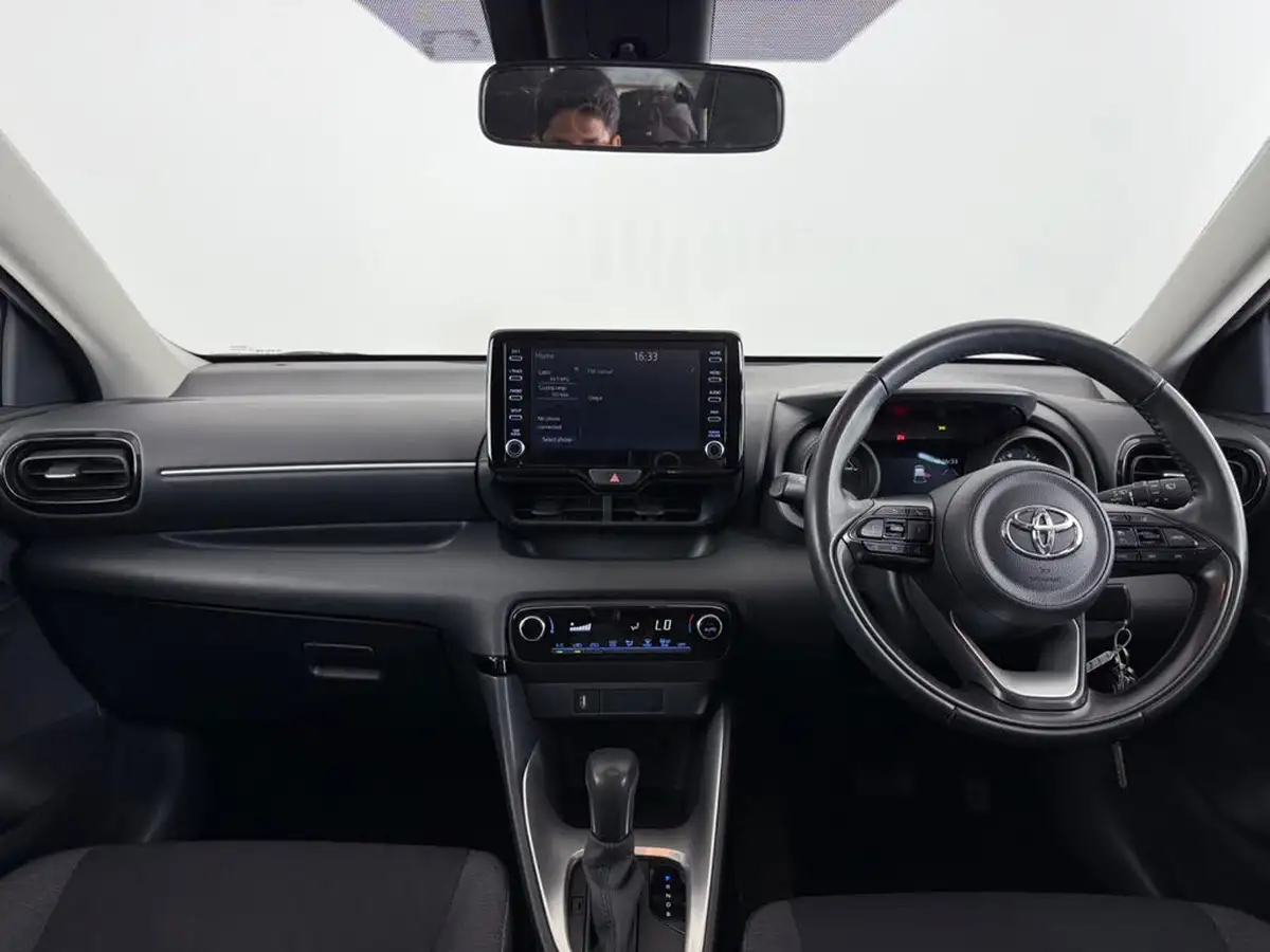 2021-toyota-yaris-15-vvt-i-design-big-19