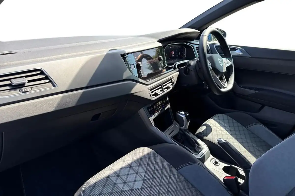 2024-volkswagen-polo-10-tsi-r-line-115ps-dsg-big-14