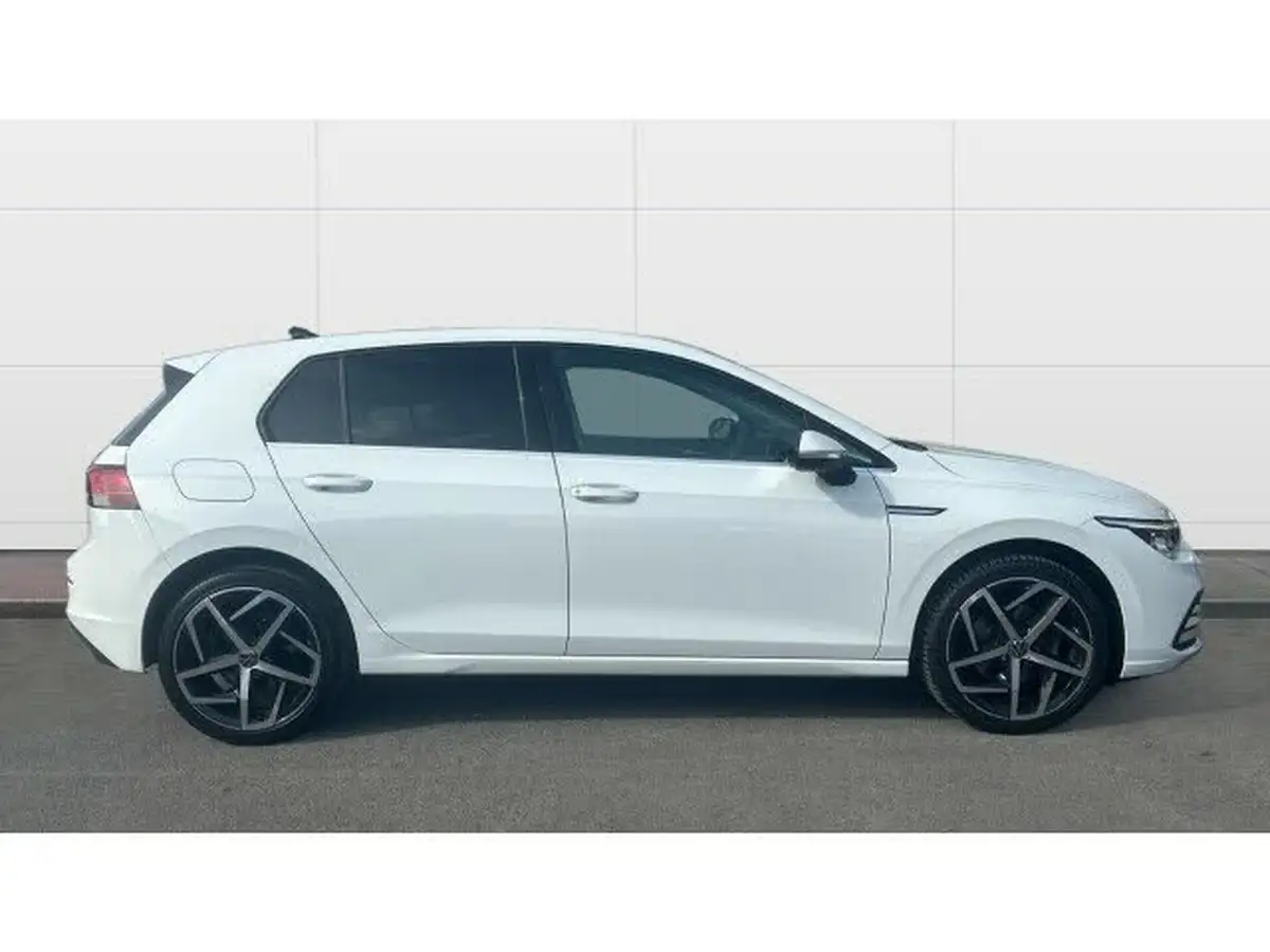 2023-volkswagen-golf-15-tsi-style-130ps-hatchback-big-4