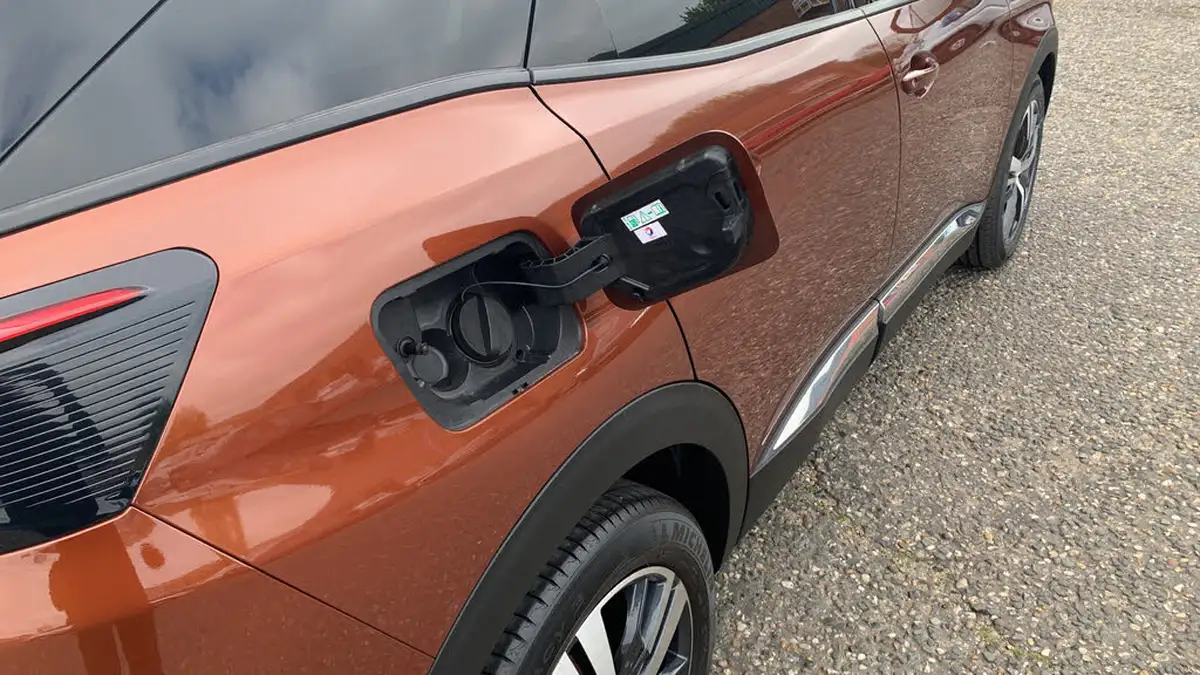 2017-peugeot-3008-suv-12-puretech-allure-big-48