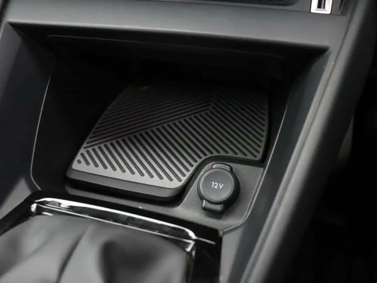 2021-citroen-c4-12-puretech-shine-130ps-big-39