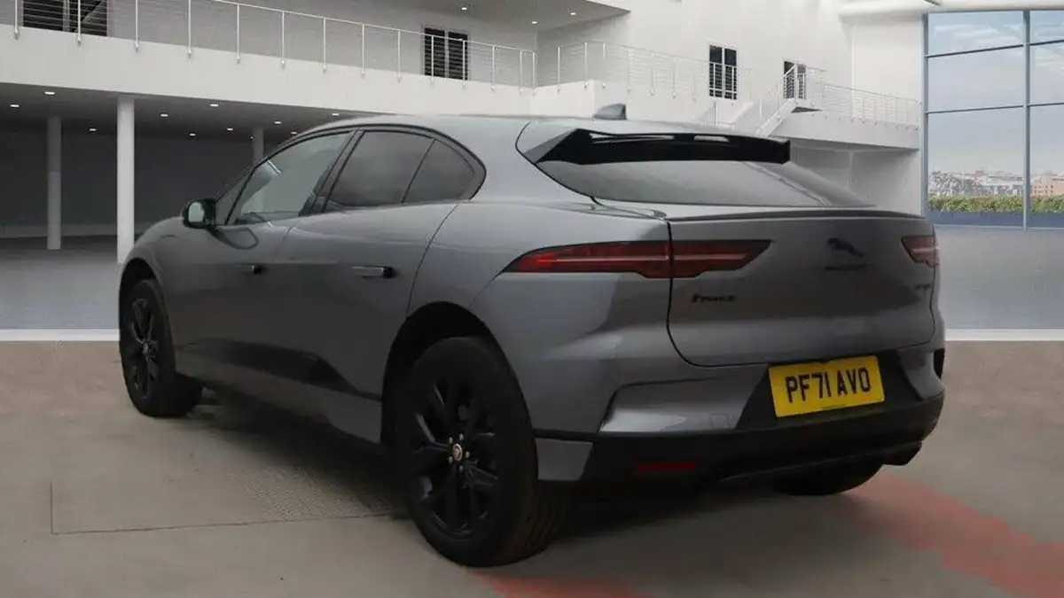 2021-jaguar-i-pace-ev400-black-big-3