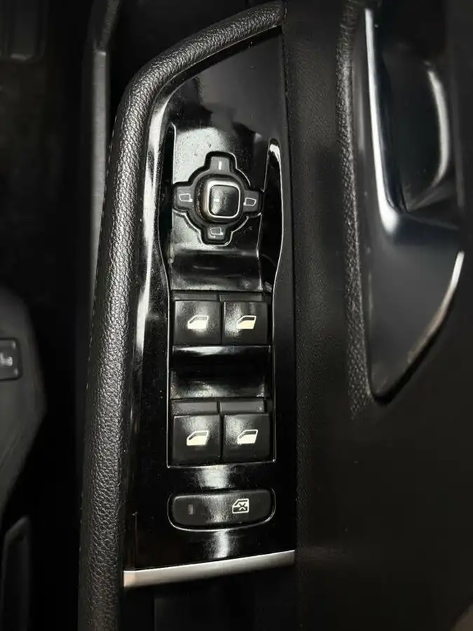 2023-vauxhall-astra-12-turbo-gs-hatchback-auto-big-24