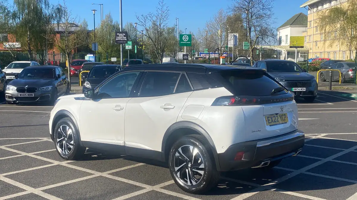 2022-peugeot-2008-suv-12-puretech-gt-eat8-big-4