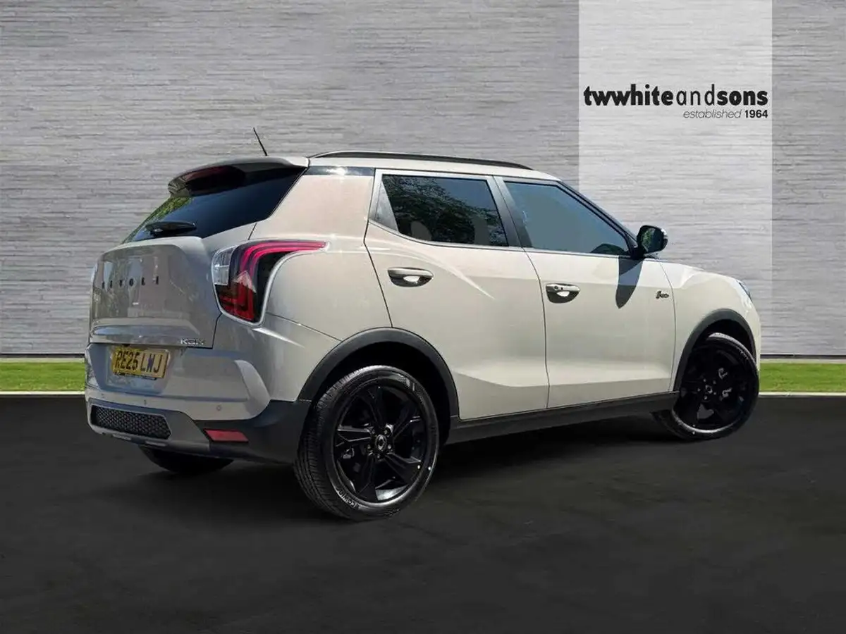 2025-kgm-ssangyong-tivoli-15-k40-auto-big-6