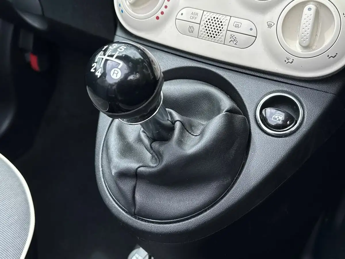 2019-fiat-500c-12-lounge-big-18