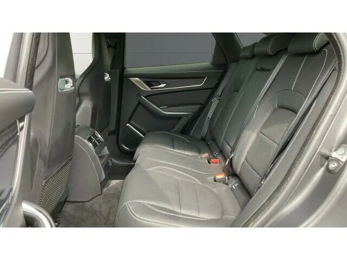 2024-jaguar-f-pace-20-d200-r-dynamic-hse-black-big-3