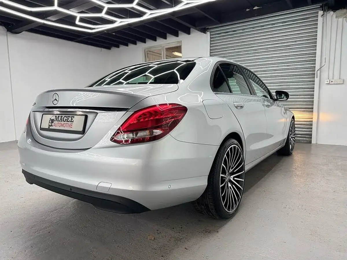 2018-mercedes-benz-c-class-20d-c220d-se-saloon-4d-big-4
