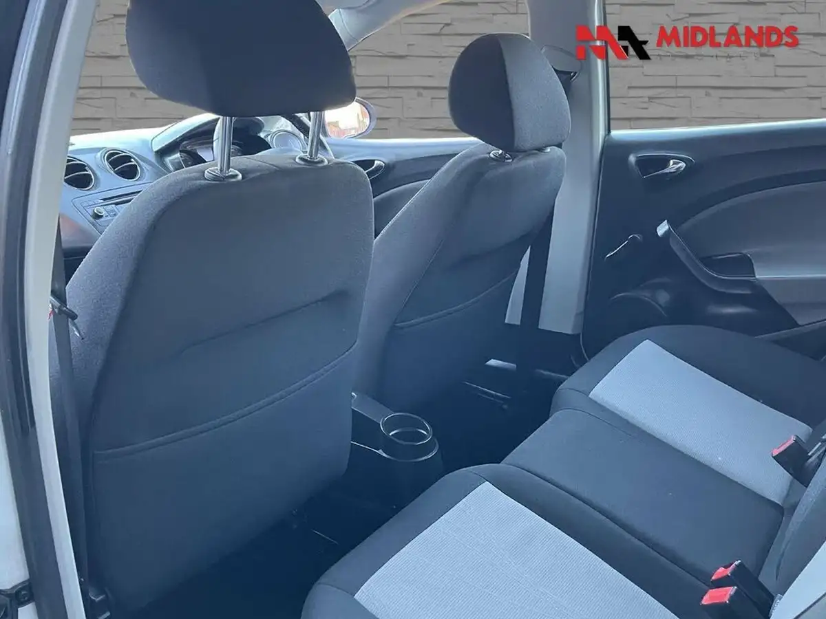 2015-seat-ibiza-14-toca-hatchback-5d-big-13