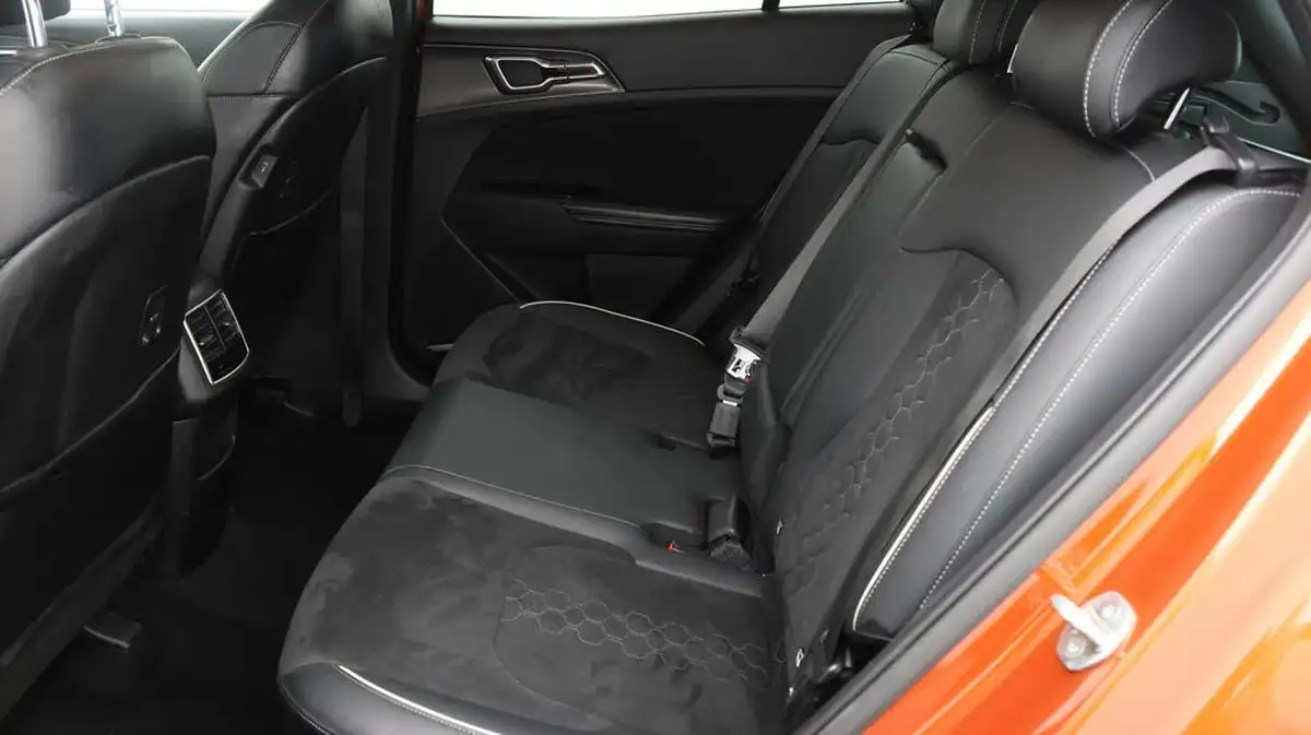 2022-kia-sportage-16-t-gdi-gt-line-148bhp-1598cc-big-15